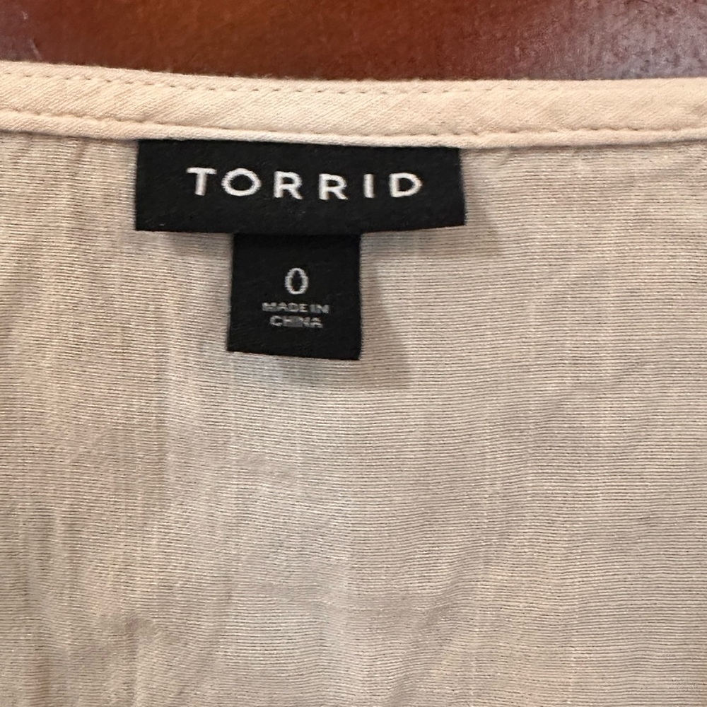Torrid Womens Fit And Flare‎ Rayon Slub Button-Front Top Plus Size Neutral - Picture 6 of 9